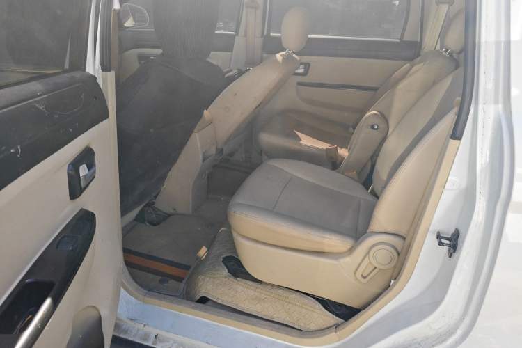 Used Dongfeng Fengon 370 2016 1.5L Manual Standard Edition SFG15-02 7 Seats Left Rear Seat