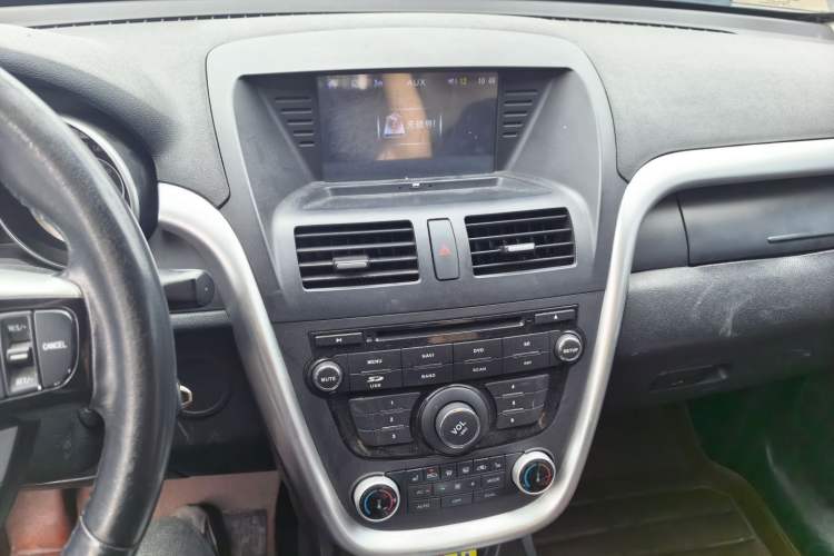 Used Bestune X80 2013 2.0L automatic comfort version Audio And AC Panel