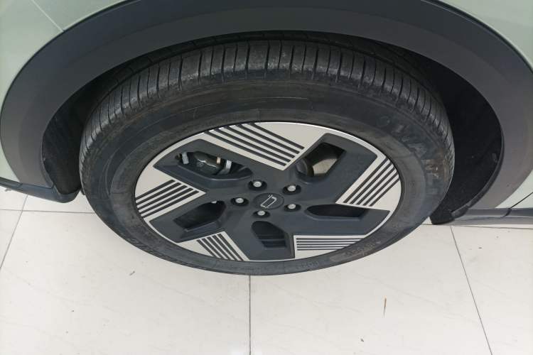 Used Bestune Yueyi 03 2025 565km Premium Edition Exterior 4