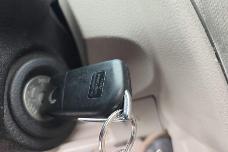 Used Venucia R50 2016 1.6L Manual Elite Edition
