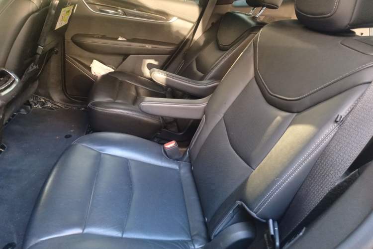 Used Cadillac XT6 2020 28T Six-Seater Four-Wheel-Drive Luxury Sport Vehicle Left Rear Seat