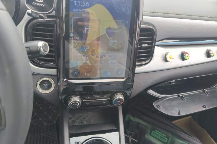 Used Chery Little Ant 2022 Revised Version Sweet Pink Edition Half-Sugar Version Lithium Iron Phosphate 30.7 kWh 30 kW 301 km Audio And AC Panel