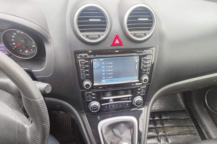 Used Haval H6 2016 Upgraded Model 1.5T Manual Two-Wheel Drive Urban Version