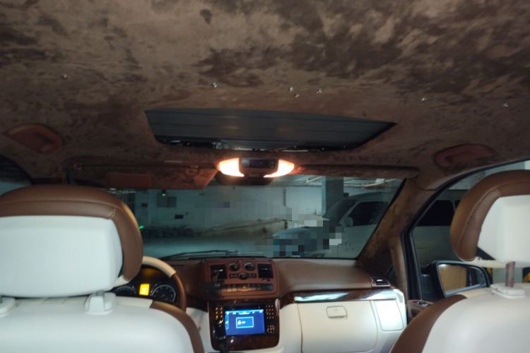 Used Mercedes-Benz Viano 2010 2.5L Luxury Edition