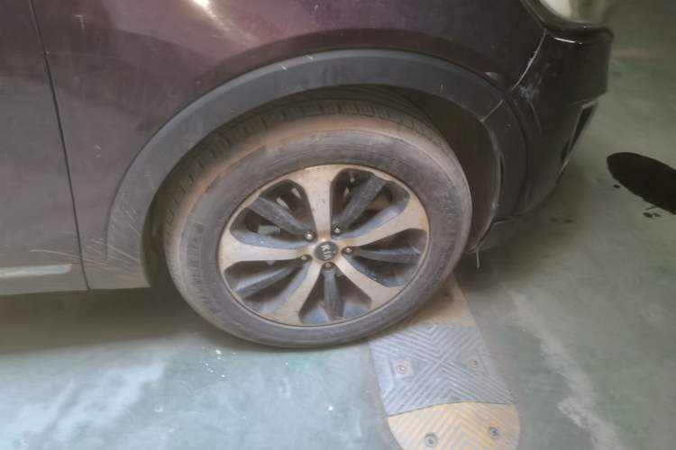 Used Kia Sorento 2015 Sorento L 2.4L Gasoline 4WD Elite Edition 5 Seats China V Emission Standard