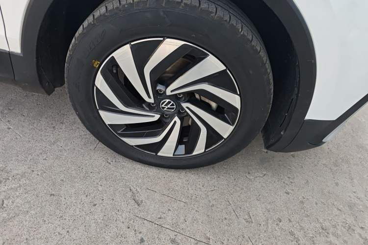 Used Volkswagen Tiguan L 2022 330TSI Automatic Two-Wheel Drive Comfort Edition Right Front Wheel Hub