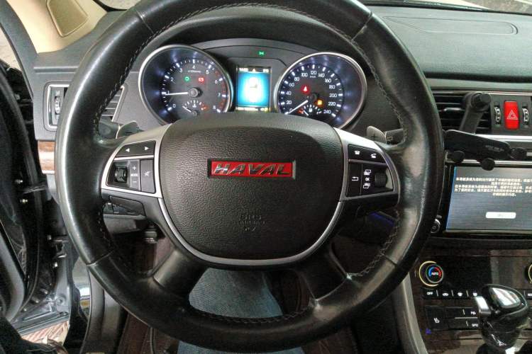 Used Haval H8 2015 2.0T Two-Wheel-Drive Luxury Version
