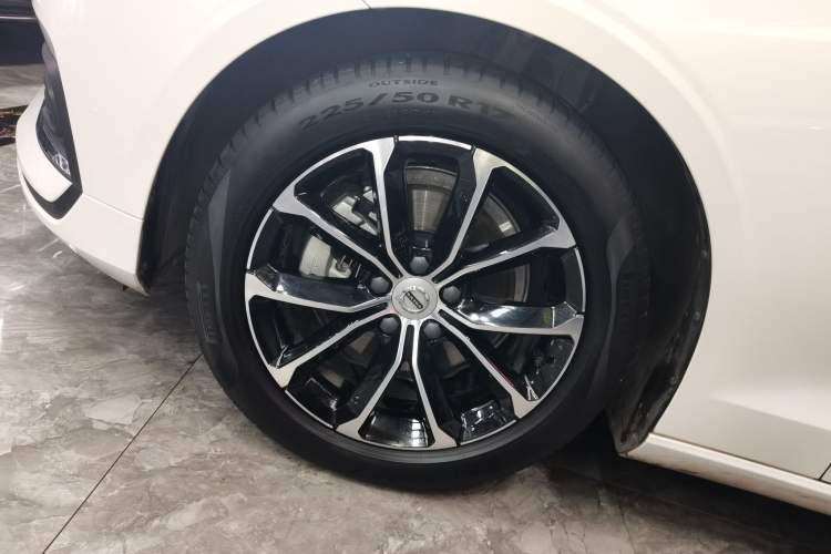 Used Volvo S60 2022 B4 Zhiyi Luxury Edition