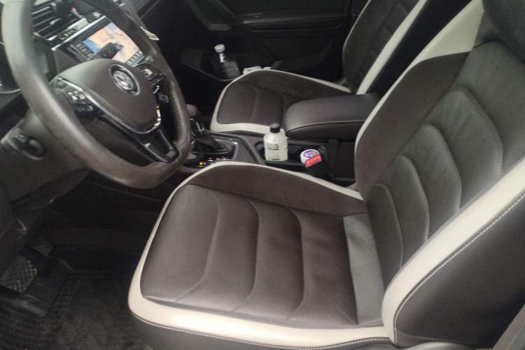 Used Volkswagen Tiguan L 2018 330TSI Automatic Two-Wheel Drive Luxury Edition Left Front Seat