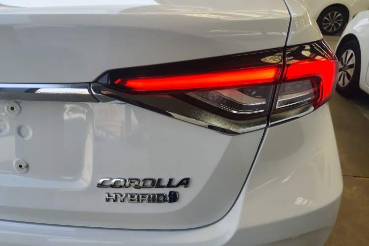 Used Toyota Corolla 2021 Dual-Motor 1.8L E-CVT Elite Edition Exterior 3