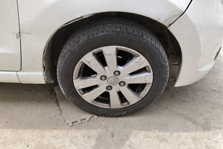 Used Suzuki Alto 2013 1.0L Automatic Luxury Model Right Front Wheel Hub