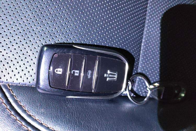 Used Toyota Crown 2018 2.0T Fashion Edition Vehicle Key