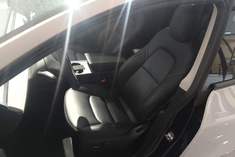 Used Tesla Model Y 2023 Rear-Wheel-Drive Version