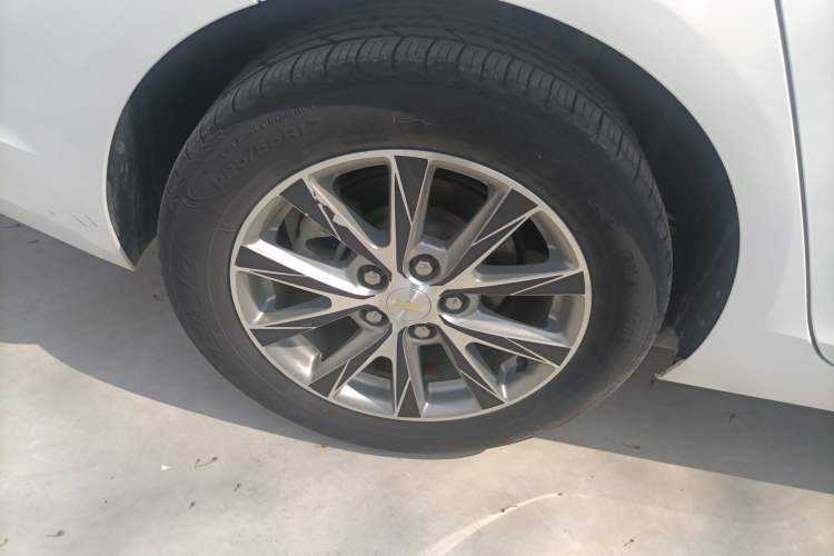Used Chevrolet Malibu 2018 530T Automatic Luxury Edition Right Rear Wheel Hub