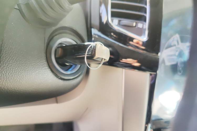 Used Chevrolet Captiva 2015 2.4L Two-Wheel Drive Urban Version 5 Seats