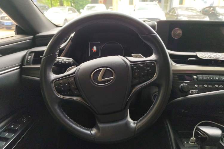 Used Lexus ES 2018 300h Premier Edition China V Standard Steering Wheel