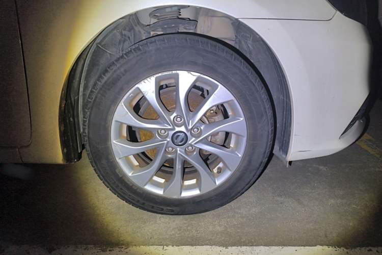 Used Nissan Sylphy 2016 1.6 XL CVT Deluxe Edition Right Front Wheel Hub