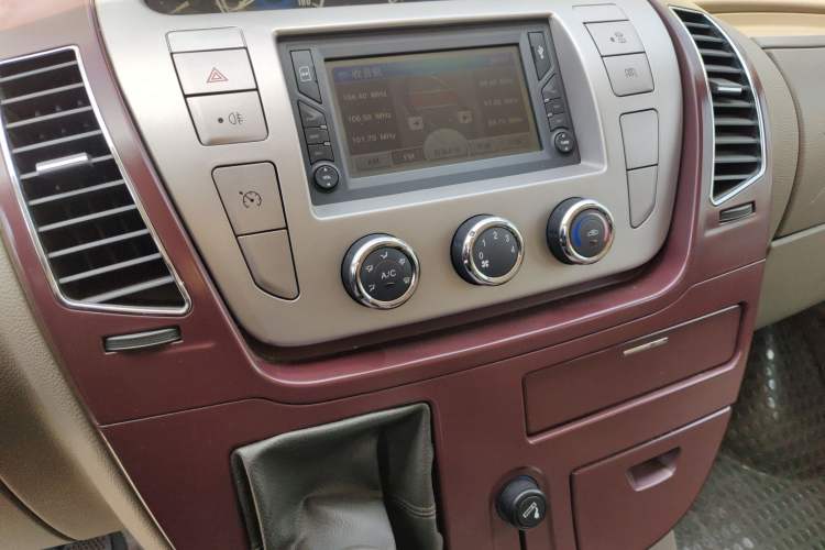 Used SAIC MAXUS Xintu V80  Audio And AC Panel