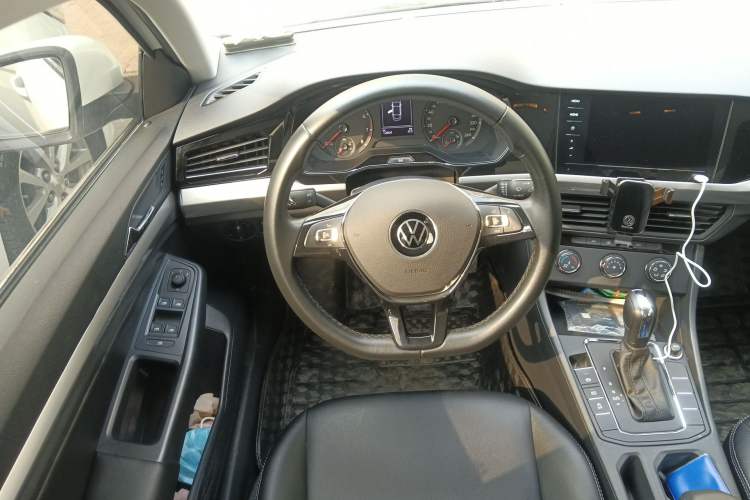 Used Volkswagen Bora 2021 1.5L Automatic Fashionable Smart Connectivity Version Steering Wheel