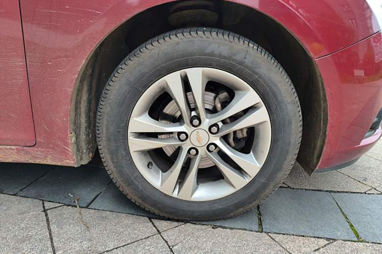 Used Chevrolet Cruze 2013 Hatchback 1.6L Manual Luxury Model