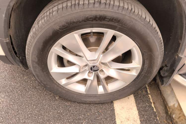 Used Skoda Kodiaq 2018 TSI330 5-Seater Two-Wheel-Drive Luxury Enjoyment Edition Exterior 4