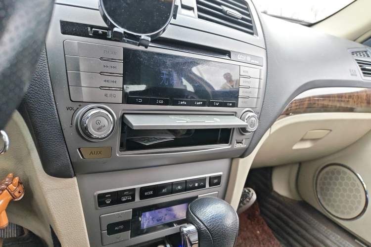 Used GAC Trumpchi GA5 2012 2.0L Automatic Elite Edition Audio And AC Panel