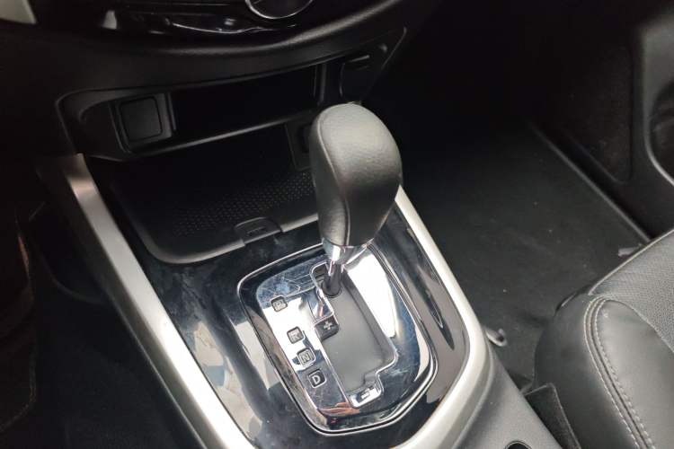 Used Nissan Terra 2020 2.5L XL Upper Automatic Two-Wheel Drive Luxury Edition Gear Lever