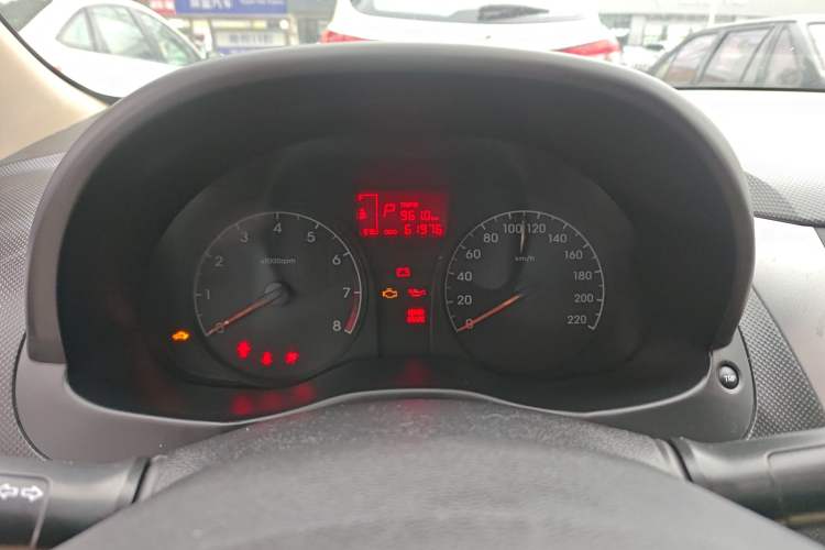 Used Hyundai Verna (older generation) 2014 1.4L Automatic Smart GLS Instrument Cluster
