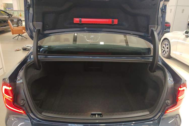 Used Volvo S60 2025 B4 Zhiyi Luxury Edition