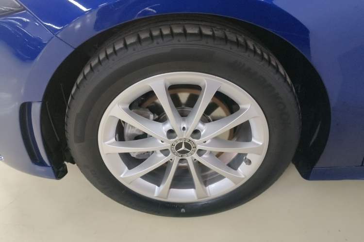 Used Mercedes-Benz A-Class 2021 A 200 L Sport Sedan Fashion Model
