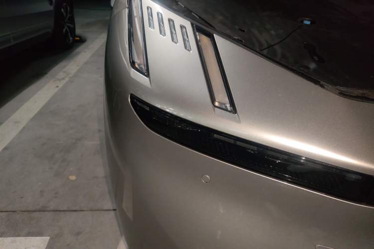 Used Lynk & Co Z10 2025 95 kWh 702 km All-Wheel-Drive Halo