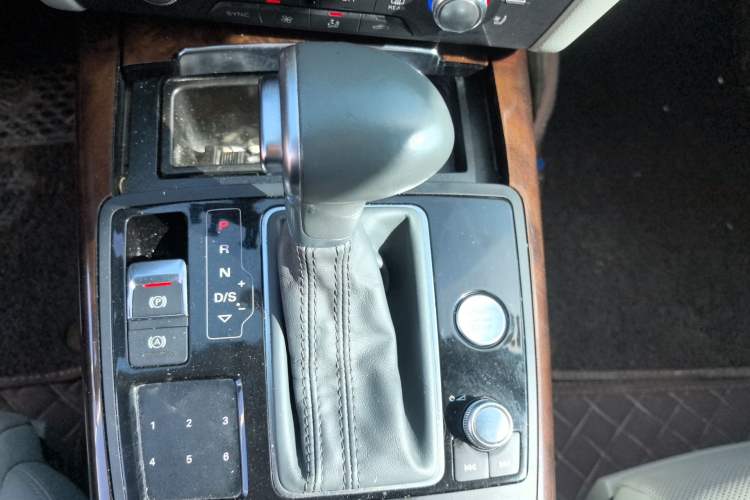 Used Audi A6L 2014 35 FSI Comfort Version Gear Lever