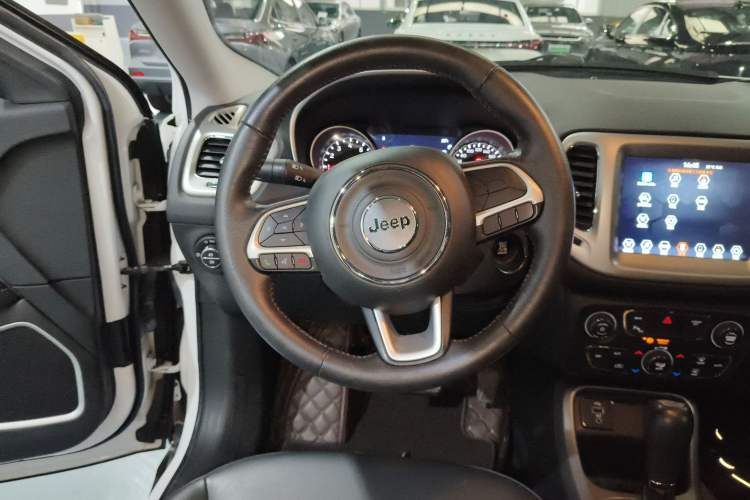 Used Jeep Compass 2019 200T Automatic Family Edition - Connected Large Screen Version
