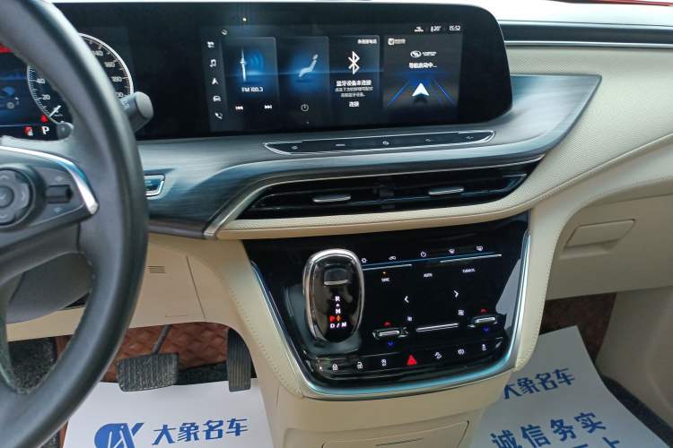 Used Buick GL8 2022 ES Land Cruiser 653T Luxury Model