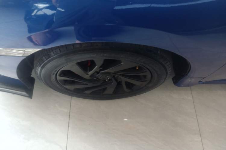 Used Honda Civic 2016 220TURBO CVT Luxury Edition Left Front Wheel Hub