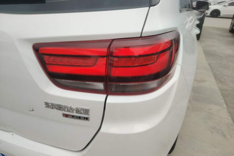 Used Kia KX7 2017 2.0T Automatic Two-Wheel Drive GLS 7-Seater Right Rear Taillight