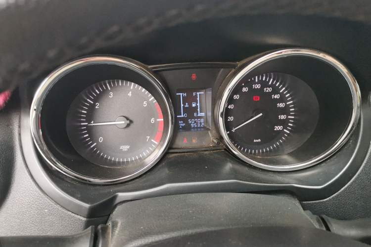 Used HYOSOW S3 2015 1.5L Luxury Model China V Standard
