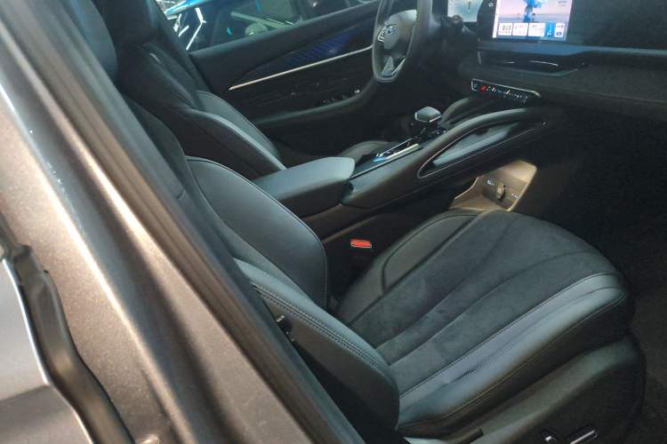 Used Geely Auto Monjaro L 2024 2.0TD High-Power Automatic Two-Wheel Drive Skyline Edition