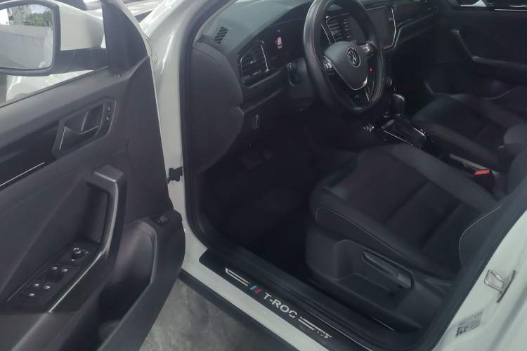 Used Volkswagen T-ROC 2021 280TSI DSG Two-Wheel Drive Comfort Connect Edition
