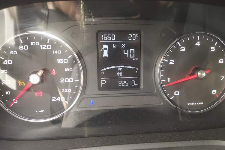 Used Roewe RX5 2016 20T Two-Wheel Drive Automatic Internet Smart Edition Instrument Cluster