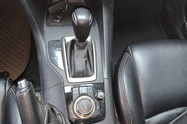 Used Mazda 3 Axela 2017 Sedan 1.5L Automatic Comfort Model Emission Standard China V