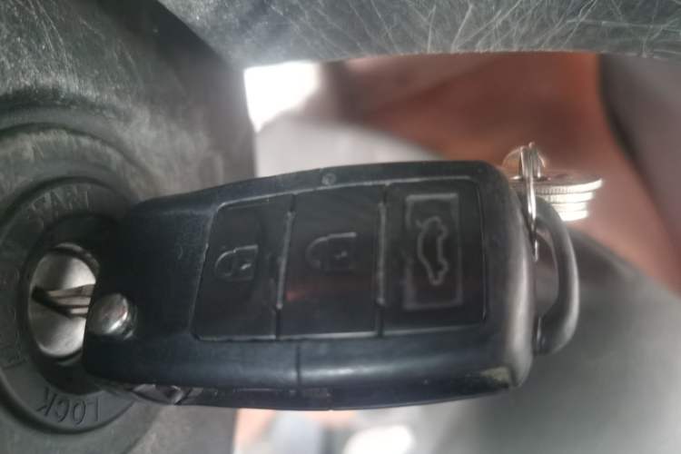 Used FORTHING Joyear X5 2019 1.6L Manual Happiness Edition Vehicle Key