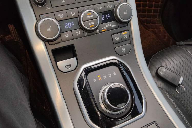 Used Land Rover Range Rover Evoque 2017 2.0T SE PLUS Smart Enjoyment Edition
