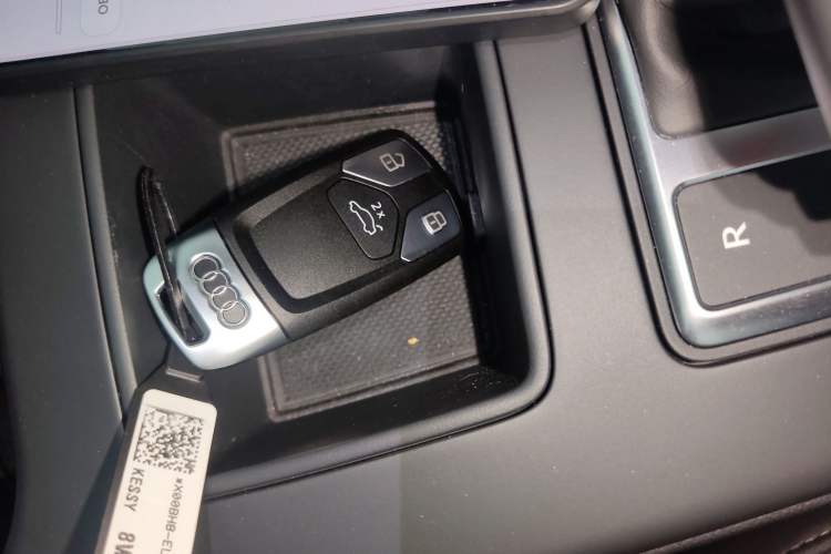 Used Audi A4L 2022 40 TFSI Fashion Dynamic Model Vehicle Key
