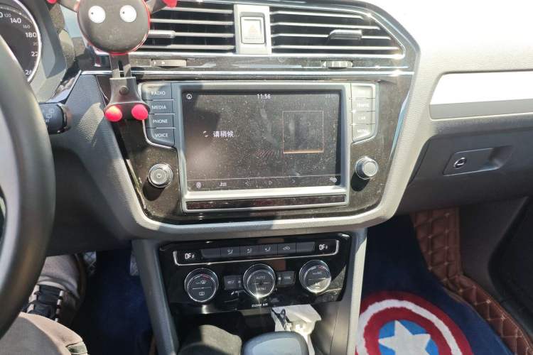 Used Volkswagen Tiguan L 2018 330TSI Automatic Two-Wheel Drive Comfort Edition Audio And AC Panel