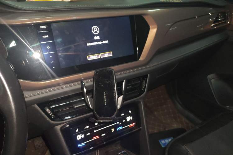 Used Volkswagen Tharu 2021 280TSI Two-Wheel-Drive Luxury Plus Edition Audio And AC Panel