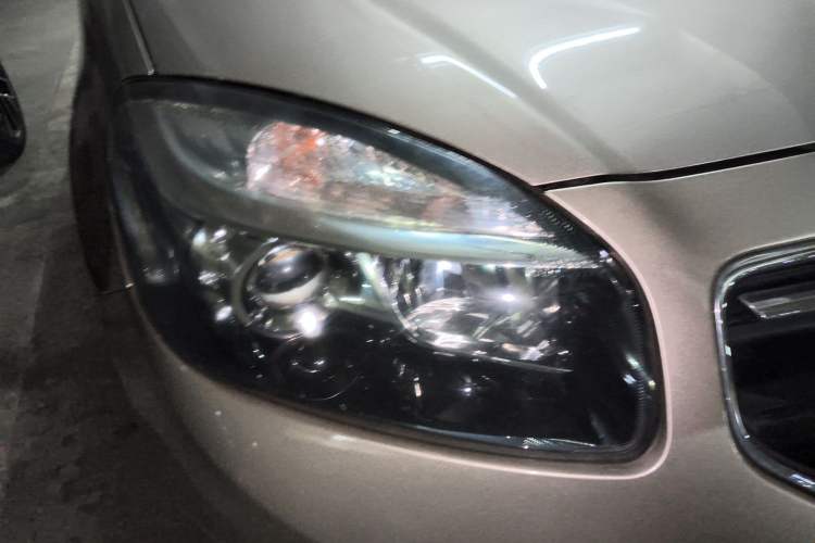 Used Renault Koleos 2012 2.5L Two-Wheel Drive Comfort Edition with Navigation