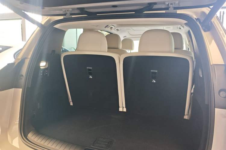 Used Li Auto Li Auto i8 2025 Model Standard Version