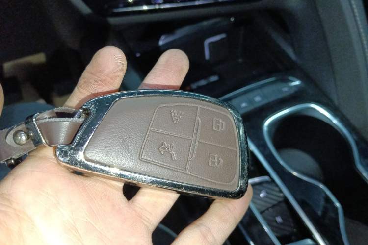 Used Buick Envision 2023 Encore S 552T Two-Wheel Drive Luxury Model
