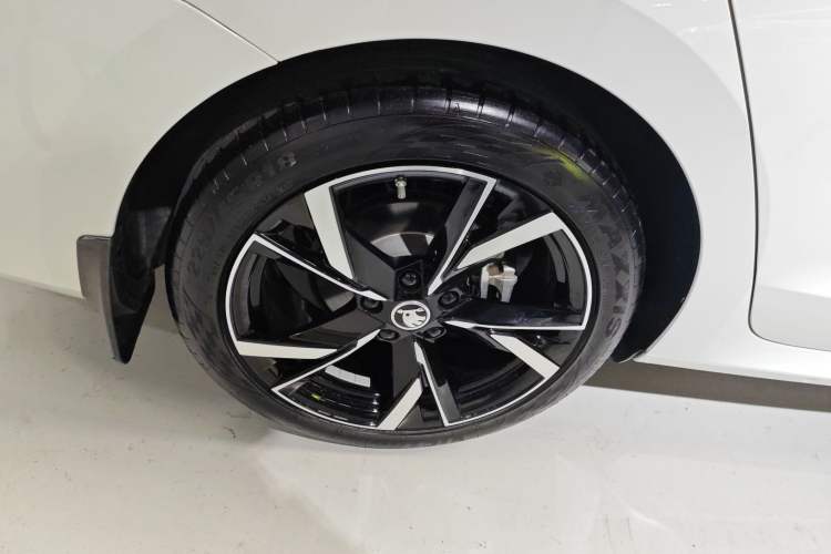 Used Skoda Octavia 2023 Revised PRO TSI280 Luxury Edition Exterior 5